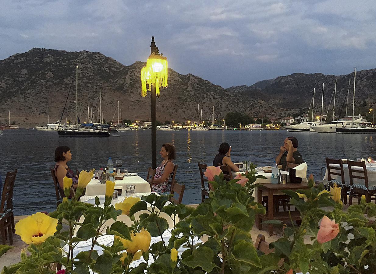Giritimu Evleri Bed & Breakfast Selimiye  Bagian luar foto